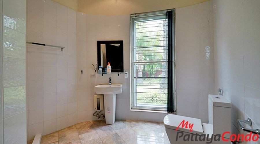 Thaily Wood Village East Pattaya Pool Villa For Sale - HETW01-13