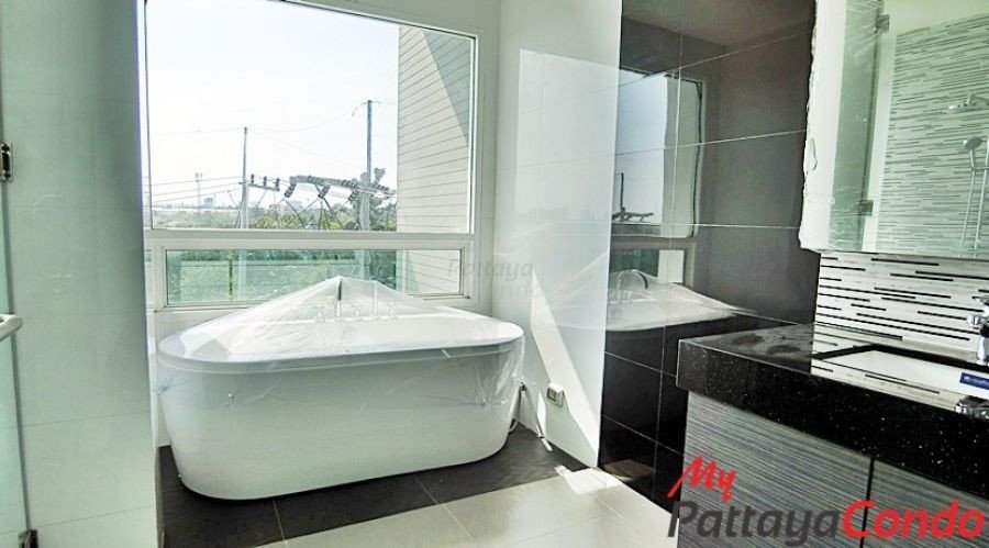 The Grand Paradise Villa East Pattaya Pool Villa For Sale - HEGPV01-11