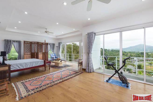 Villa in Kathu by Roominger