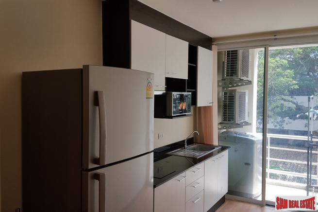 Amethyst 39 | Park Like Views from this Newly Renovated One Bedroom Near Phrom Phong BTS - Sukhumvit 39-4