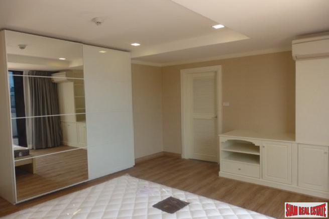 Supalai Place | Large Newly Renovated 2 Bed Condo with Balcony at Sukhumvit 39, Phrom Phong-17