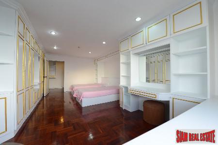 Oriental Tower | Lavish Living in this Three Bedroom Condo on the 23rd Floor in Ekkamai-9