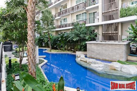 The Clover Thonglor 18 | Two Bedroom Condo for Sale with Pool Views in Thong Lo