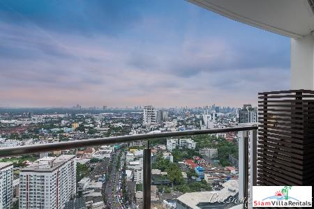 Skywalk Condo | Fantastic City Views from this Contemporary Two Bedroom Condo in Phra Khanong-1