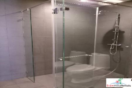 Noble Ploenchit | Contemporary and Spacious Two Bedroom Condo for Rent in Lumphini-10