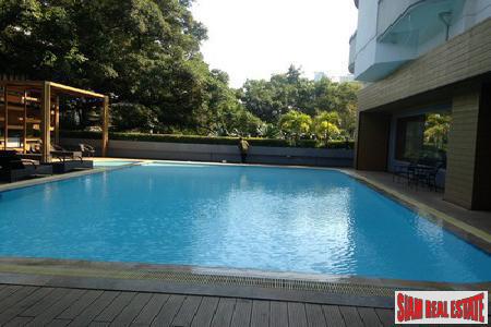 Witthayu Complex | Spacious One Bedroom on the 19th Floor in Phetchaburi, Bangkok-0