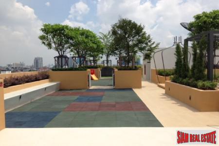 Maestro 39 Residence | Unique Ground Floor Two Bedroom with Private Garden on Sukhumvit 39-3