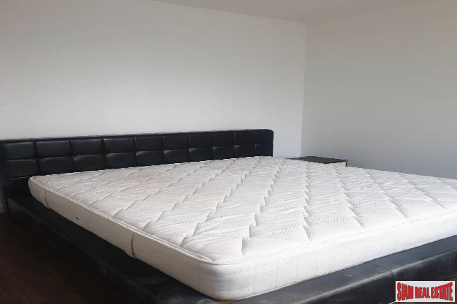 Manhattan Chidlom | Nicely Decorated 2 Bed Condo with Canal Views in Chidlom-8