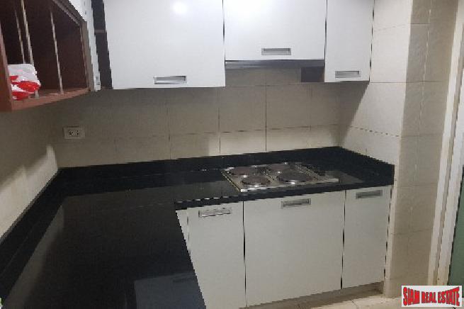Wilshire Condo Sukhumvit 22 | Spacious Three Bedroom with City Views on Sukhumvit 22, Bangkok-8