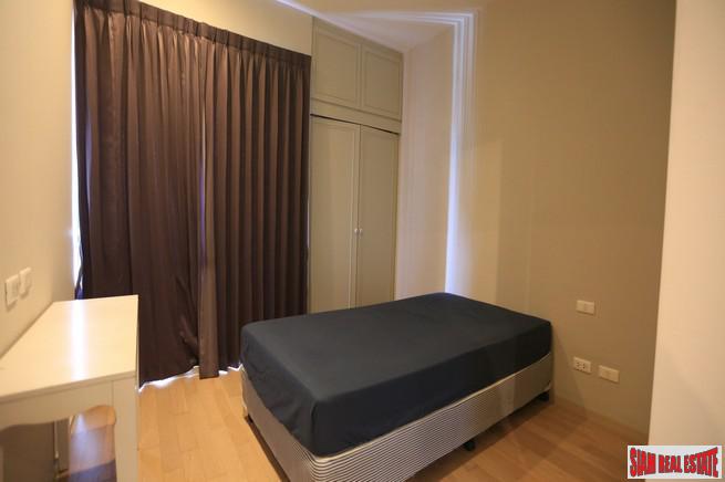 Noble Reveal Condominium | Two Bedroom Corner Condo with Wrap Around Windows and Fantastic City Views in Ekkamai-5