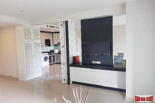Noble Solo Condo | Sunny Two Bedroom Condo with Pool Views on Sukhumvit 55-21