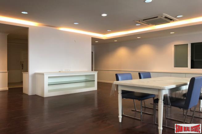 DS Tower 1 | Large Three Bedroom Family Condo with Pool Views on Sukhumvit 33-8