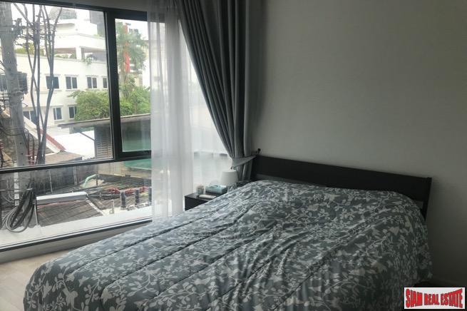 Trapezo Sukhumvit 16 | Furnished One Bedroom Condo Close to Benchakiti Park-6