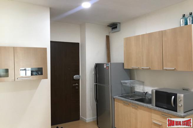 The Trendy Sukhumvit 13 | Bright Contemporary One Bedroom Condo with City Views in Nana-8