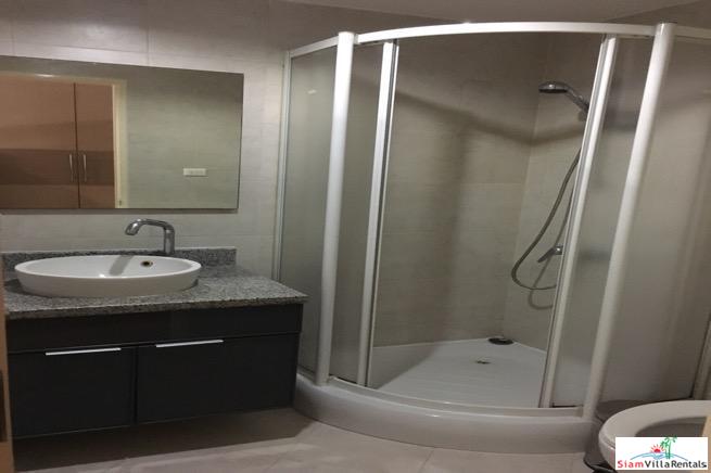 Serene Place | Two Bedroom Asoke Condo For Rent Near Shopping and Benchasiri Park-9