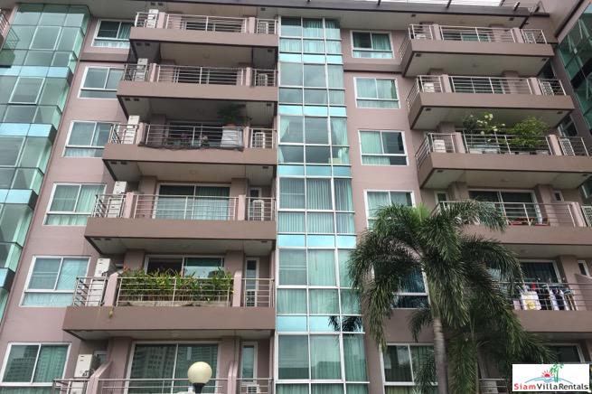 Serene Place | Two Bedroom Asoke Condo For Rent Near Shopping and Benchasiri Park-13