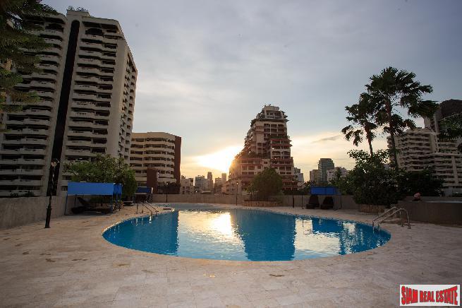 Regent on the Park 3 | Expansive City Views from This Three Bedroom Condo in Phrom Phong-14