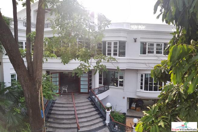 Prestigious Renovated Five Bedroom House in the Heart of Sukhumvit 61 and Close to BTS Ekkamai-9