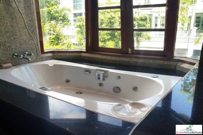 Prestigious Renovated Five Bedroom House in the Heart of Sukhumvit 61 and Close to BTS Ekkamai-12