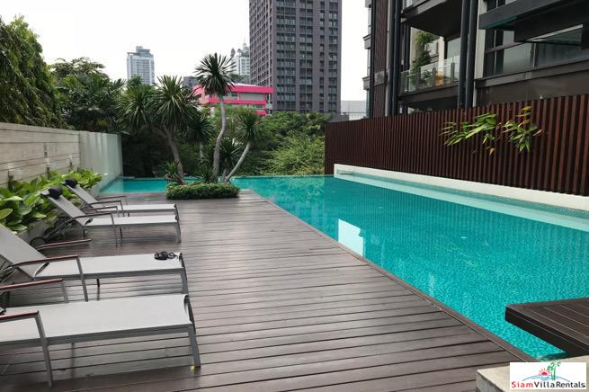 The Grand Villa | Stylish Extra Large Two Bedroom within Walking Distance to BTS Ekkamai