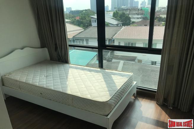 D65 | Large Spacious Three Bedroom in Low Rise Condo between Ekkamai and Phra Khanong-10