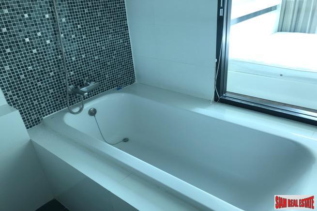 D65 | Large Spacious Three Bedroom in Low Rise Condo between Ekkamai and Phra Khanong-3