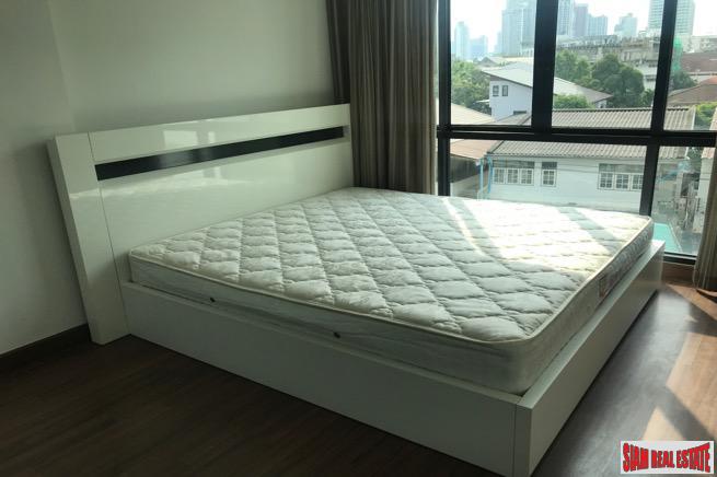 D65 | Large Spacious Three Bedroom in Low Rise Condo between Ekkamai and Phra Khanong-5