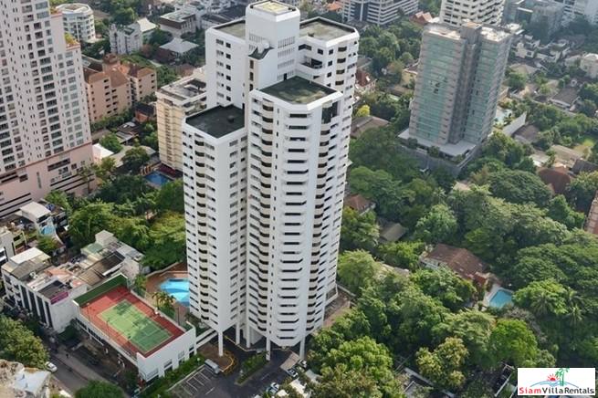Baan Suan Petch | Roomy Two Bedroom Condo Good for Small Family in Phrom Phong-0