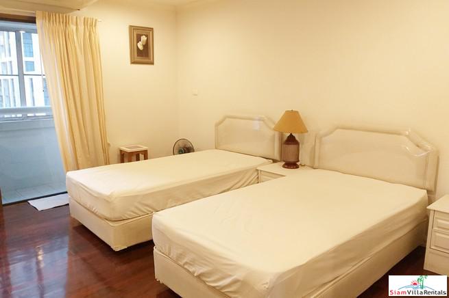 Baan Suan Petch | Roomy Two Bedroom Condo Good for Small Family in Phrom Phong-4