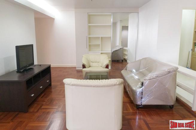 Baan Suanpetch | Spacious Family Style Two Bedroom Condo with City Views in Phrom Phong-13