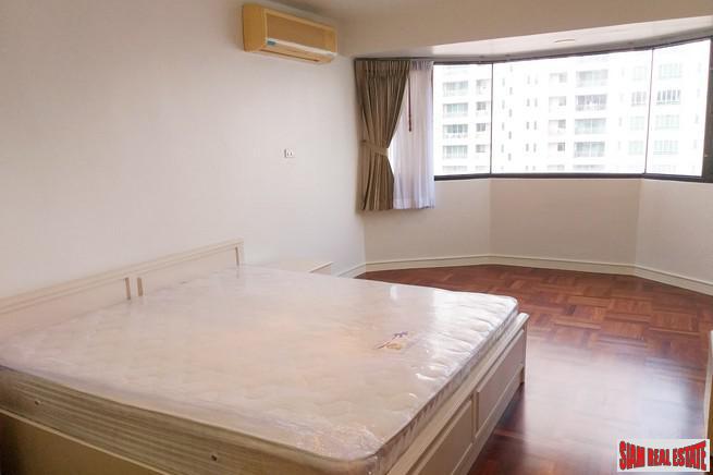 Baan Suanpetch | Spacious Family Style Two Bedroom Condo with City Views in Phrom Phong-6