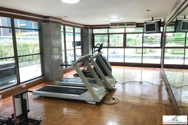Rishi Court | Spacious 3 Bedroom, 3 Bath Apartment in Convenient Location Between Asoke & Nana BTS-1