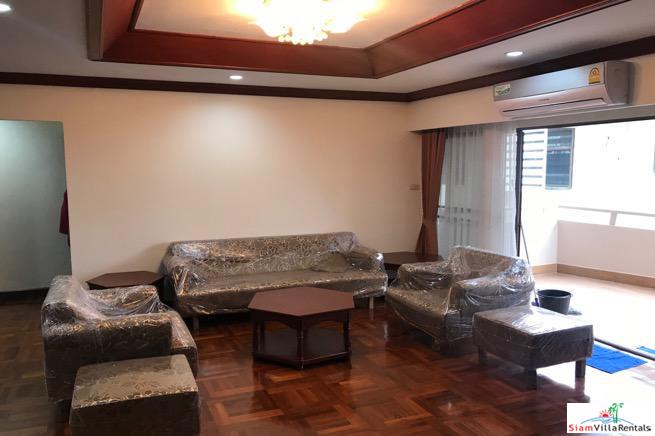 Rishi Court | Spacious 3 Bedroom, 3 Bath Apartment in Convenient Location Between Asoke & Nana BTS-4
