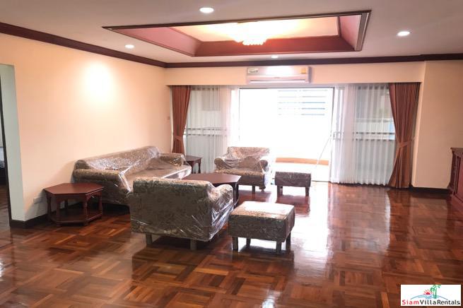 Rishi Court | Spacious 3 Bedroom, 3 Bath Apartment in Convenient Location Between Asoke & Nana BTS-6
