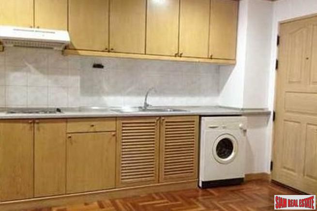 Rin House condo| Convenient One Bedroom Condo on Top Floor of Low Rise in Phrom Phong-5
