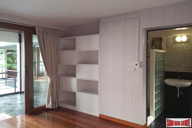 Large Four Storey House Suitable for Living and Office Space in Phrom Phong-13
