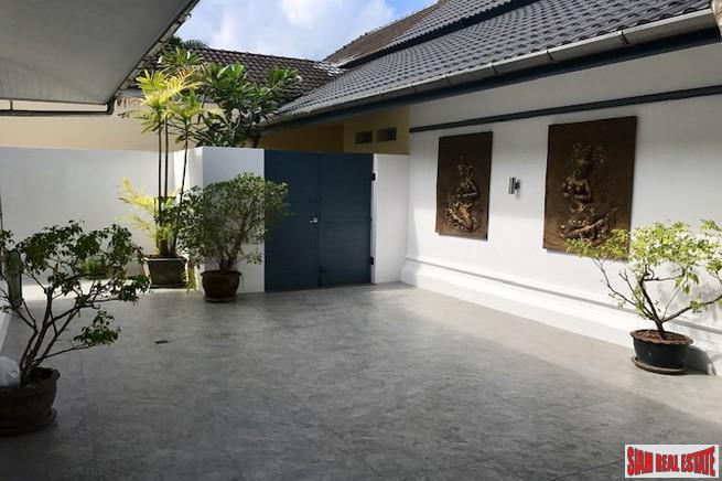 Loch Palm Cove | Large Courtyard Design Three Bedroom Pool Villa for Sale-18