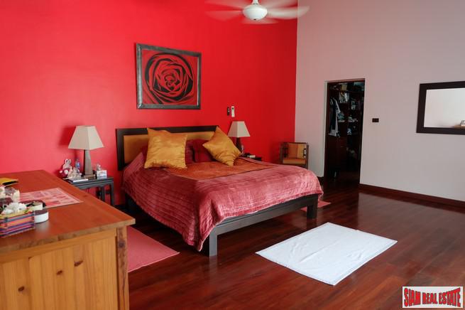 Loch Palm Cove | Large Courtyard Design Three Bedroom Pool Villa for Sale-8