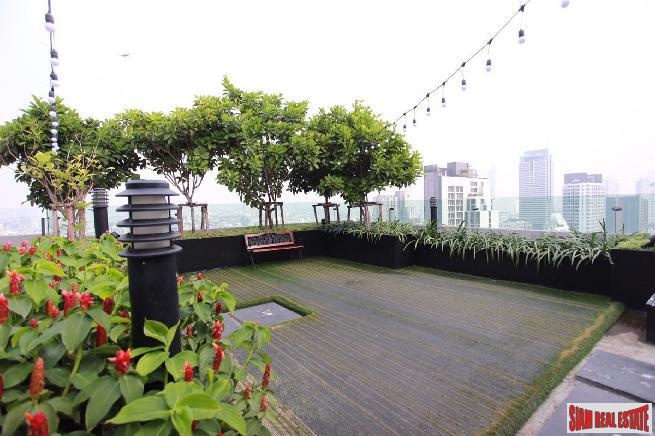 Newly Completed Classy High-Rise Condo at Wongwian Yai BTS, Sathorn-24