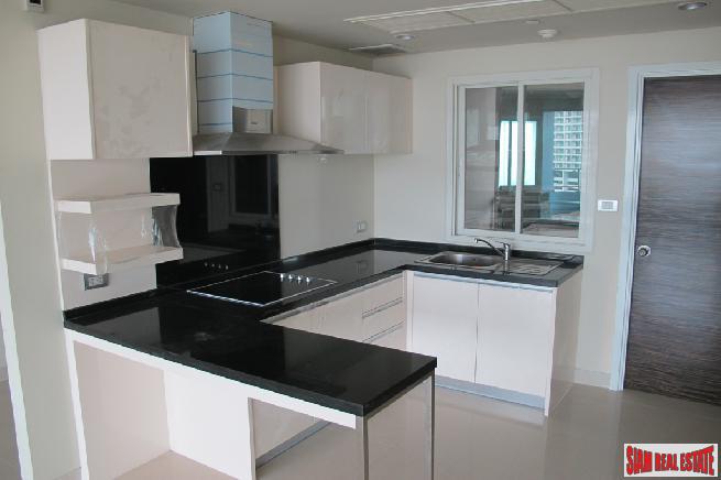 Watermark | Stunning Three-Bedroom Riverside Condominium for Sale in Bangkok-2