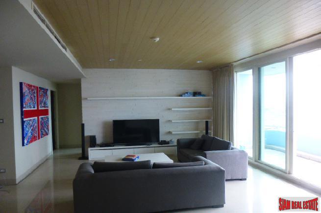 Watermark | Stunning Three-Bedroom Riverside Condominium for Sale in Bangkok-5