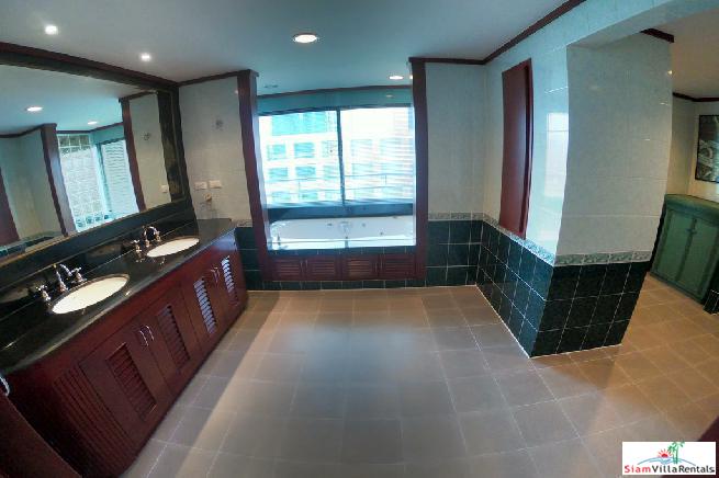 Baan Somthavil | Extra Large Three Bedroom for Rent with Views of Lumpini Park and Royal Bangkok Sport Club in Ratchadamri-11