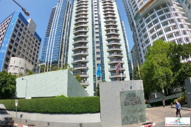 Baan Somthavil | Extra Large Three Bedroom for Rent with Views of Lumpini Park and Royal Bangkok Sport Club in Ratchadamri-1