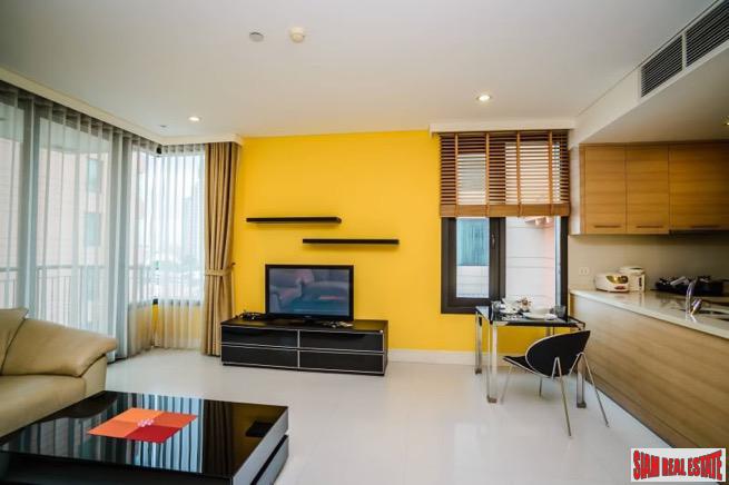 Aguston Sukhumvit 22 | Dynamic Deluxe Two Bedroom Condo with Extras in Phrom Phong-5