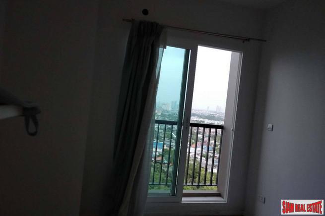 The Key Sathorn-Ratchapruek | Two Bedroom 17th Floor Condo with Green Views in Wutthakat-10