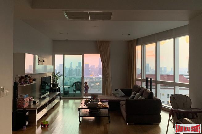 Millennium Residence @ Sukhumvit | Amazing Views of Benchakiti Park from this Extra Large Three Bedroom Asok Condo-4
