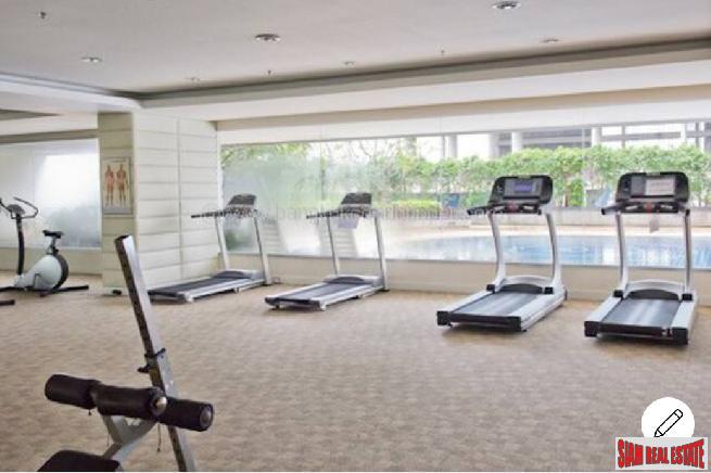 The Trendy Condo | Large One Bed Condo Near BTS Nana-19