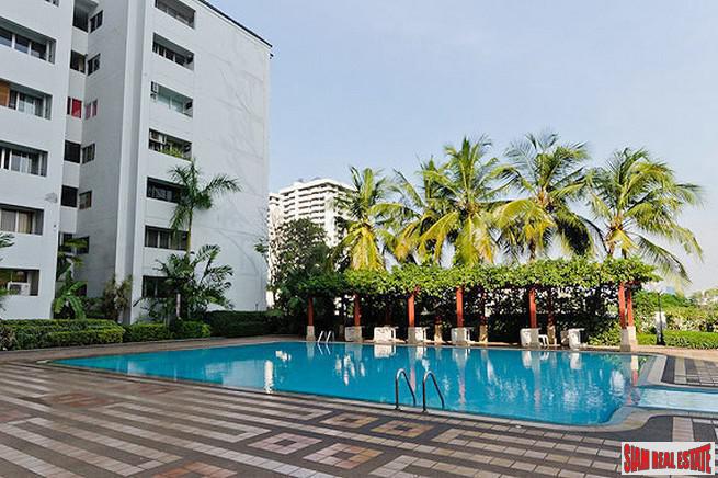 D.S. Tower 2 Sukhumvit 39 | Spacious Two Bedroom Condo with Big Balcony & Extra Storage in Phrom Phong-23