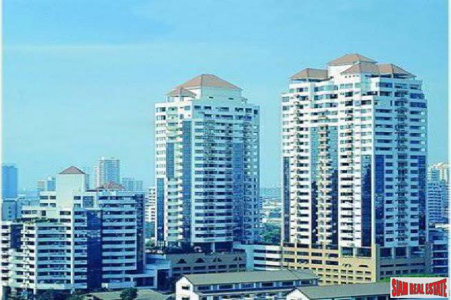 Waterford Park Sukhumvit 53 | Extra Large Two Bedroom Condo with Easy Access to Thong Lo Road