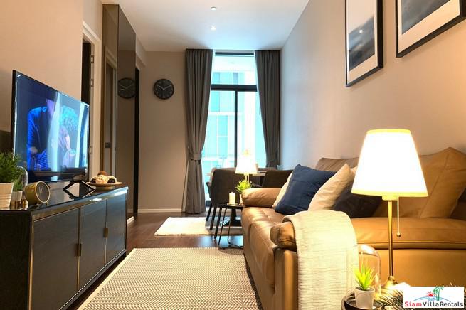 Diplomat 39 | Classic One Bedroom Condo with Pool View just a One Minute Walk from BTS Phrom Phong-11
